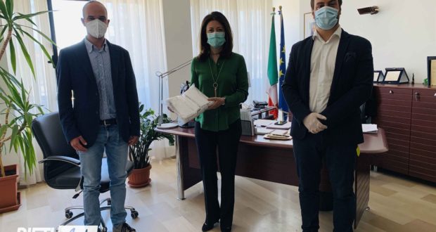 Forza Italia Giovani Lazio dona mascherine alla Questura ...