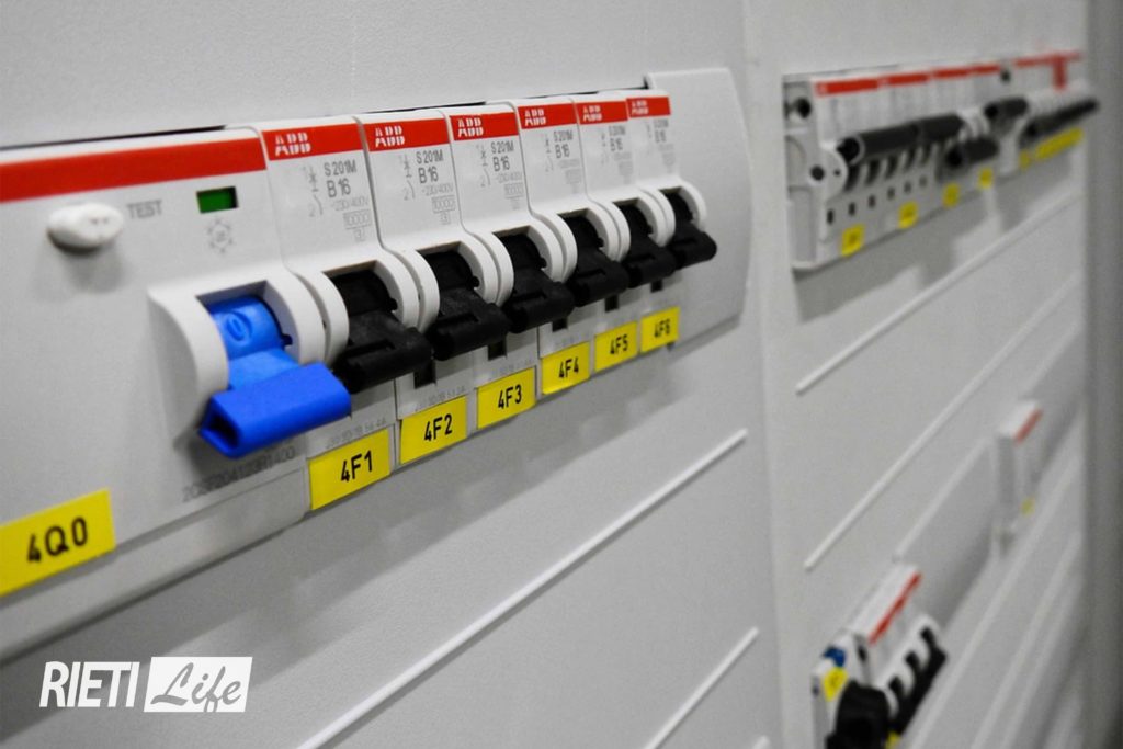 Centro città senza energia elettrica: d …