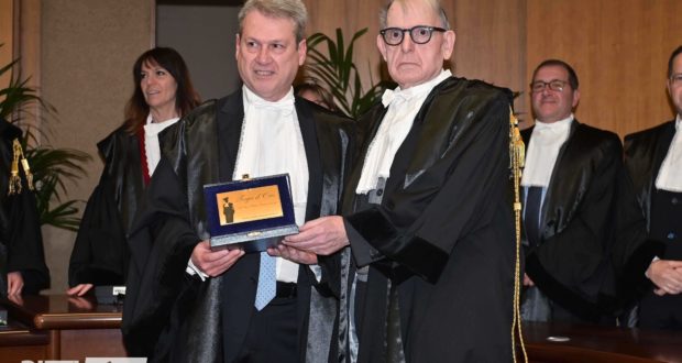 L'avvocato Pietro Carotti riceve la Toga d'Oro FOTO Rieti Life