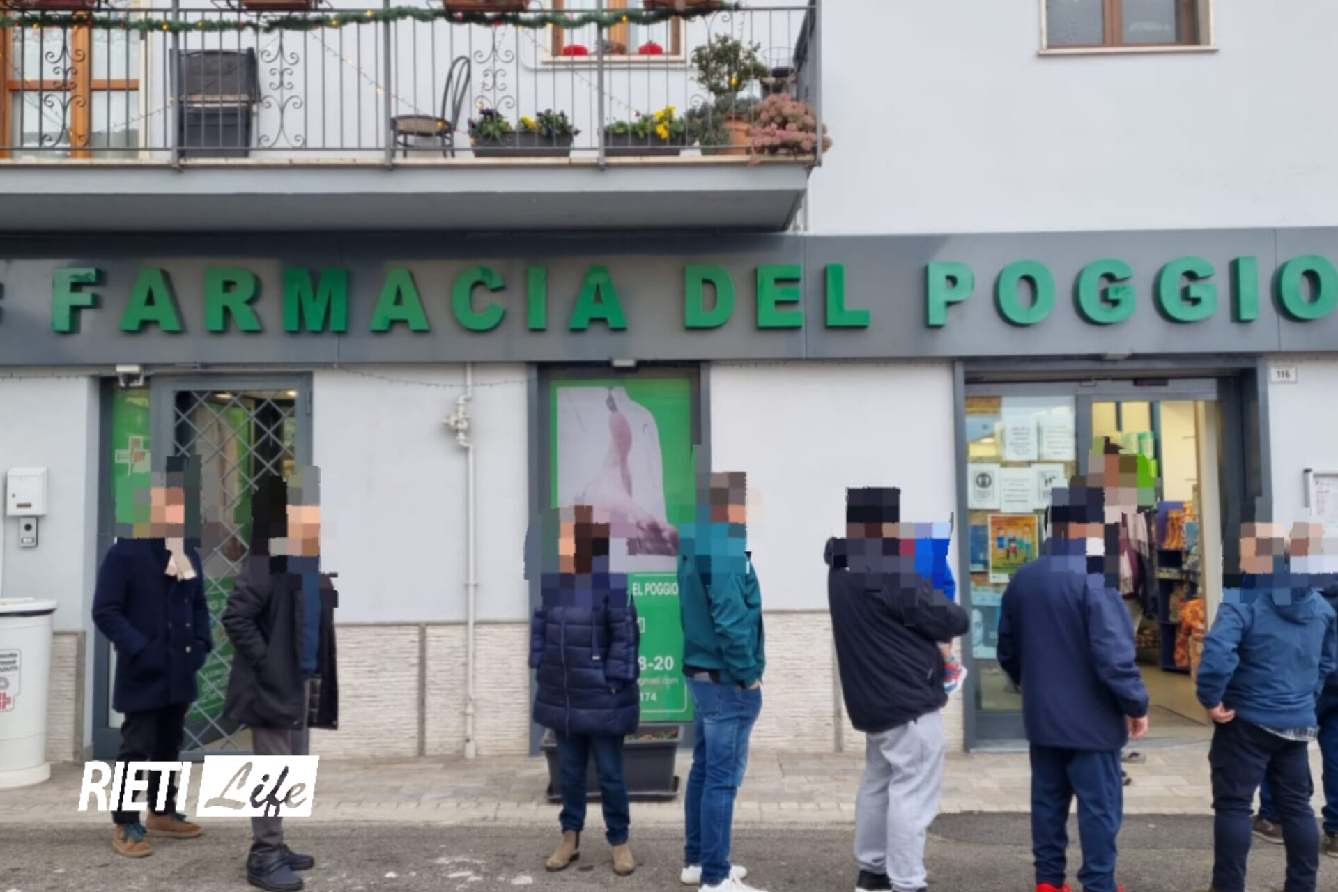 Mattinata di code nell